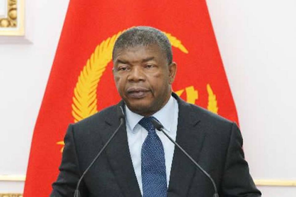 Angola acena a investidores russos com oportunidades no setor do gás e petróleo