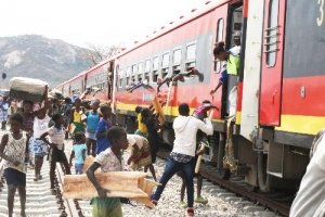 Trabalhadores do Caminho-de-Ferro de Luanda iniciam nova greve quinta-feira