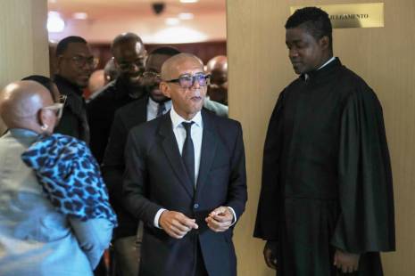 Ministério Público deixa cair seis dos sete crimes do general “Kopelipa”