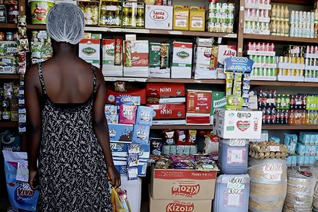 Oxford Economics revê em alta inflação de Angola para 13,6% este ano