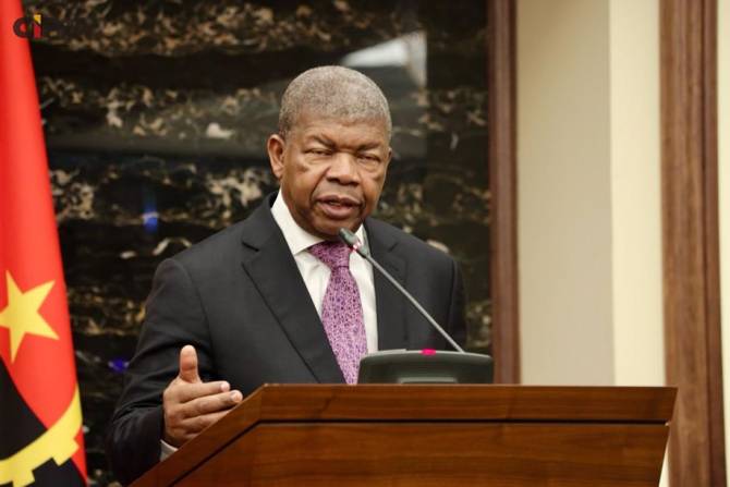 João Lourenço quer indústria vietnamita para desenvolver agricultura