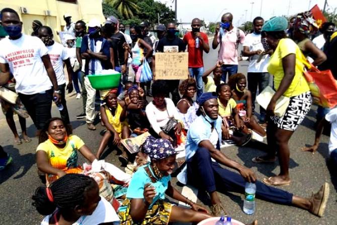 Vendedores ambulantes de Angola pedem socorro urgente e avisam para riscos de revolta