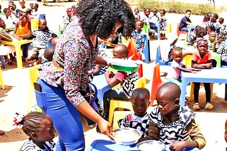 Programa Nacional de Alimentação Escolar constitui “despesa obrigatória” do Estado angolano – Governo