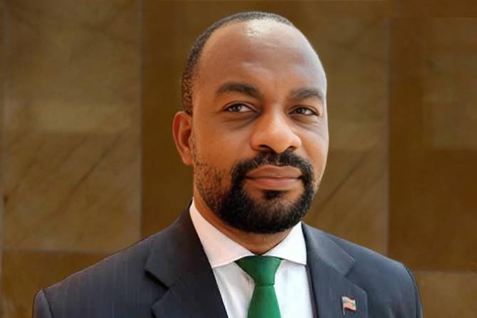 UNITA "tem pago preço muito caro para garantir estabilidade" em Angola - Nelito Ekuikui