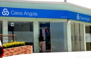 Queixa coletiva de consumidores de Luanda contra empresa pública de água (EPAL) e banco