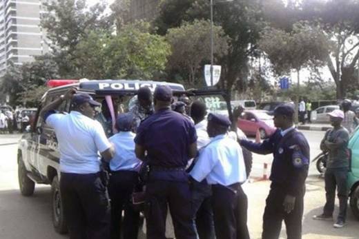 Eleições 2022: Marcha travada pela polícia em Luanda e jornalista detido algumas horas