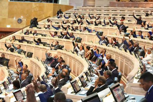 Parlamento angolano aprova com grande maioria nova Lei Geral do Trabalho