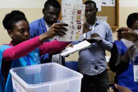 Comissão Nacional Eleitoral  realiza sorteio para a posição nos boletins de voto
