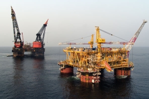 Sonangol e Eni anunciam &quot;grande descoberta&quot; de até 650 milhões de barris de petróleo em Angola