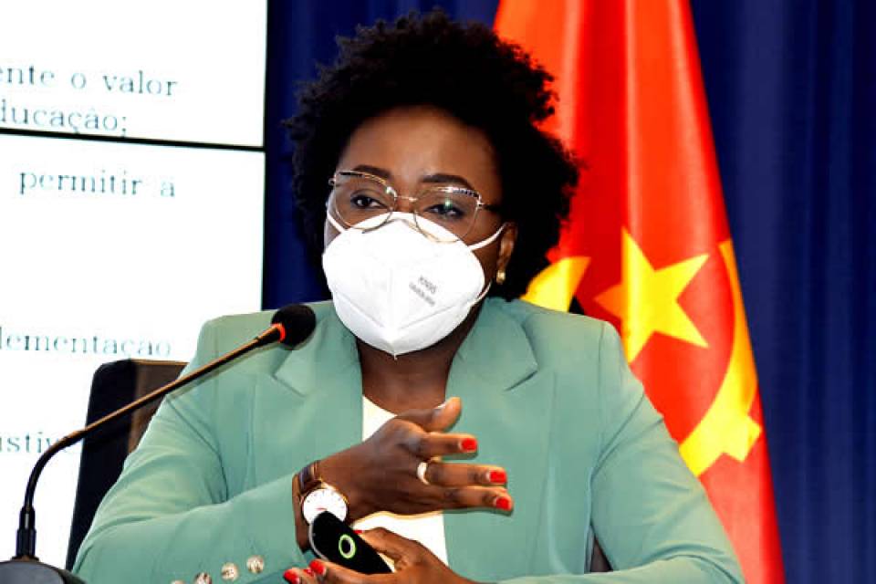 Ministra das Finanças angolana diz que não há dinheiro para regalias