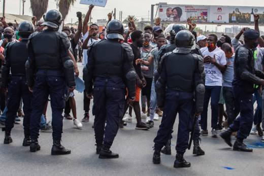 &quot;Não existem detenções arbitrárias contra manifestantes&quot; e &quot;nenhum cidadão é punido ou detido por se manifestar&quot; - governo