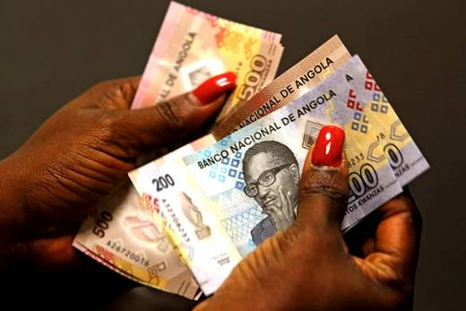Centrais sindicais angolanas defendem salário mínimo nacional de 245.000 kwanzas e redução do IRT
