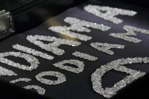 SODIAM embolsou 15,5 milhões de dólares com a licitação de 17 diamantes especiais