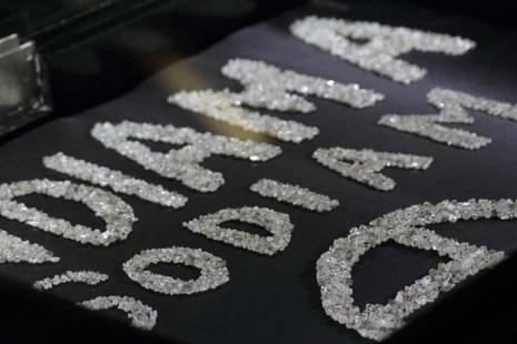 SODIAM embolsou 15,5 milhões de dólares com a licitação de 17 diamantes especiais