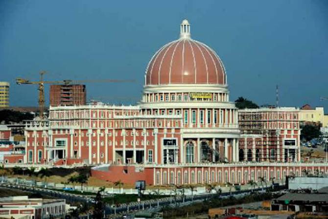 Comissão de ética parlamentar vai hoje ouvir deputados da UNITA que visitaram Morgue Central de Luanda