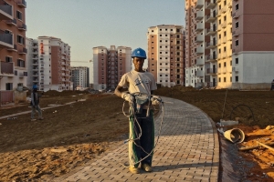 Governo manda renegociar obras públicas que pararam devido à crise