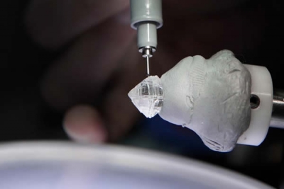 PR aprova investimento de U$ 79 milhões em fábrica de lapidação de diamantes no Saurimo