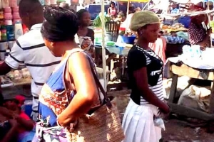 Angolanos apreensivos com risco de inflação após perda cambial do kwanza