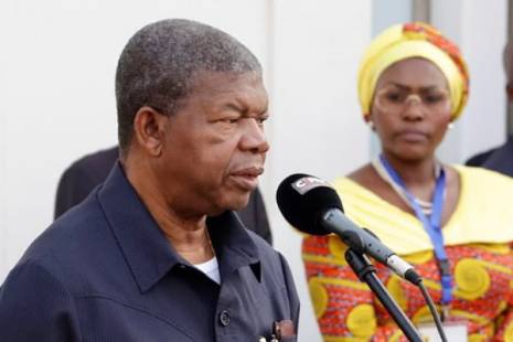 Angola deve iniciar construção de navios de guerra - João Lourenço