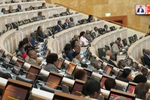 Orçamento angolano para 2018 votado no parlamento a 18 de janeiro