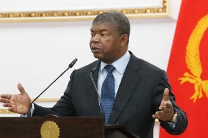 João Lourenço exorta novos juízes do Supremo ao combate a crimes de &quot;colarinho branco&quot;