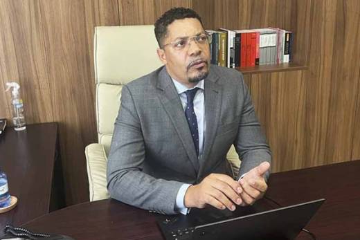 Director do Departamento de Supervisão não Bancaria do BNA, Cândido Pina