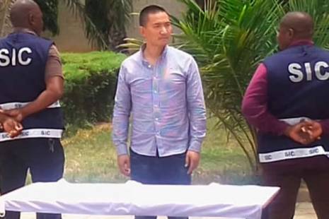 Cidadão chinês detido em Luanda por suspeita de tráfico de mulheres para prostituição