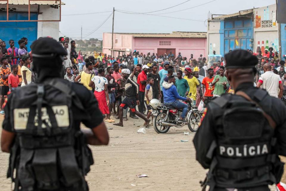 Organizações da sociedade civil angolana exigem investigação dos casos de violência policial
