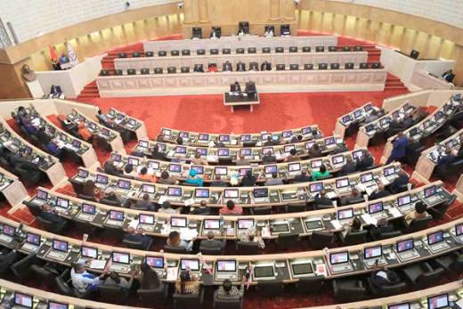 Parlamento aprova o OGE 2024 com votos do MPLA e PHA