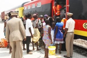 Caminho-de-Ferro de Luanda coloca segunda-feira em circulação mais sete comboios