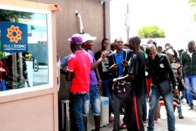 Banco Nacional de Angola impõe medidas para acabar com enchentes para levantar dinheiro