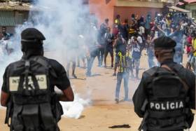 Aparelho repressivo angolano é suficientemente sólido para conter as manifestações - Investigador