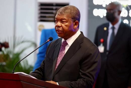 João Lourenço lamenta degradação das infraestruturas desportivas em Angola