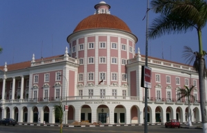 Depósitos sob reserva em Angola atingem máximos históricos com novas regras