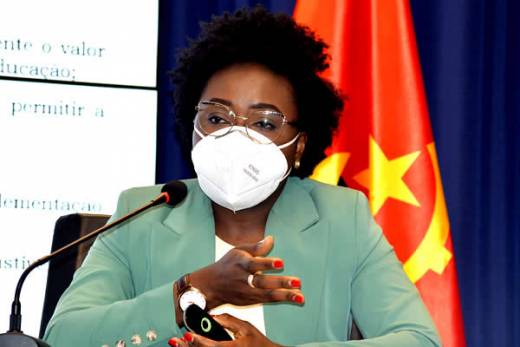 &quot;Fantasma da corrupção&quot; tem sido afastado da contratação pública angolana - ministra