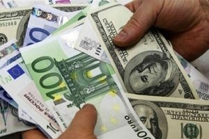 Kwanza angolano com nova desvalorização já acumula perda de 39% para o euro