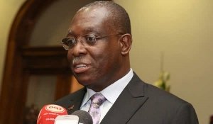 Manuel Vicente escreveu carta a dizer que “está disponível para ser julgado” em Angola, Advogado