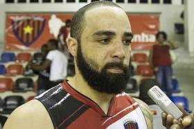 Morreu em Luanda  Basquetebolista norte-americano Reggie Moore