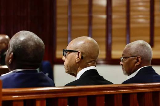 &quot;Kopelipa&quot; rejeita que Angola tenha sido lesada por atos do Gabinete de Reconstrução