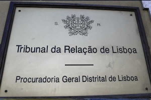Tribunal aceita separar processo de Manuel Vicente mas recusa enviá-lo para Angola