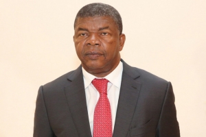 Presidente de Angola nomeia novos embaixadores no Congo, Ruanda e Japão