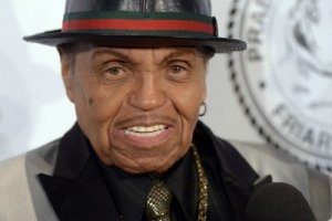 Joseph Jackson, pai de Michael Jackson, morre aos 89 anos