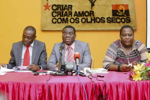Eleições: Jornalistas angolanos dizem que processo eleitoral “não foi justo nem transparente”