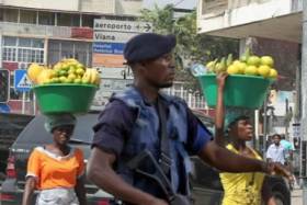 Polícia dispersa &#039;zungueiras&#039; que protestavam em Luanda contra proibição de venda