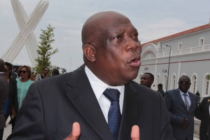 Governador de Luanda diz que não é contra greve mas vai penalizar enfermeiros