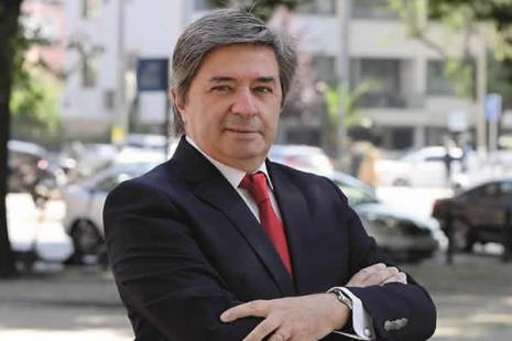 Advogado de Paulo Morais pede fim de processo interposto pelo vice-presidente de Angola