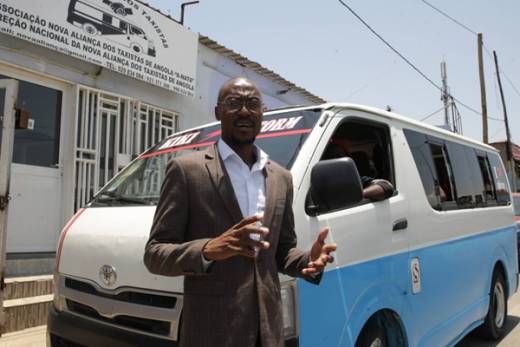 Taxistas e mototaxistas em Luanda lamentam aumento “precipitado” do combustível