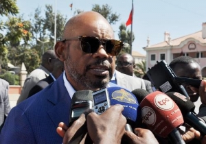 Dívida externa de Angola avaliada em mais 38 biliões de dólares norte-americanos