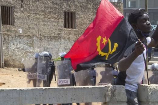 Polícia Nacional impede manifestação de jovens para exigirem alternância política