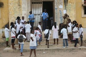 Polícia apela à calma e nega ataques de marginais nas escolas